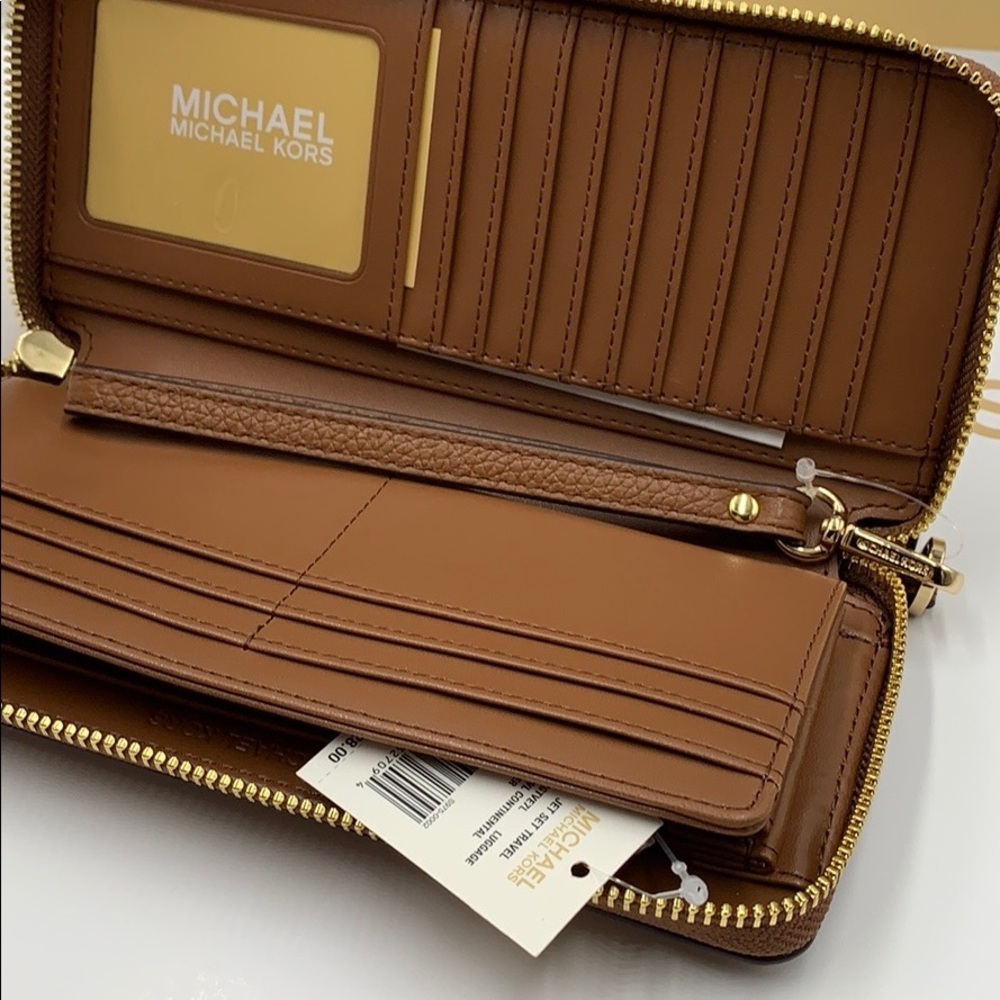 MICHAEL KORS Jet Set Travel Continental Zip - Picture 6 of 15